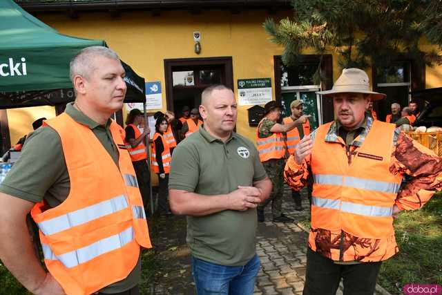 [FOTO, WIDEO] Łącząc siły dla powodzian, czyli akcja pomocowa Myśliwi Razem w Kamieńcu Ząbkowickim