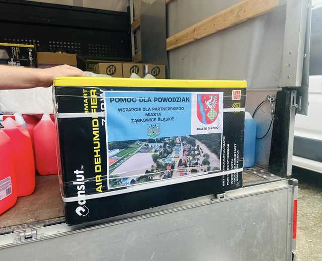 [FOTO] Solidarna pomoc dla powodzian: miasta i organizacje wspierają Ząbkowice Śląskie