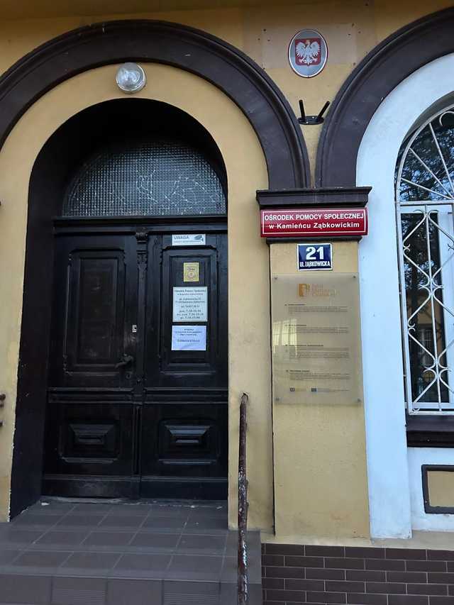 [FOTO] Pomoc po powodzi w Kamieńcu Ząbkowickim – oczyszczanie rzeki, wsparcie przedsiębiorców i mieszkańców