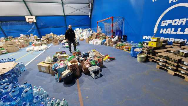 [FOTO] Gmina Stoszowice wspiera mieszkańców i sąsiadów dotkniętych powodzią