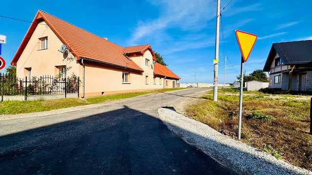 [FOTO] Nowa droga w Raczycach oddana do użytku – zakończono kolejną inwestycję