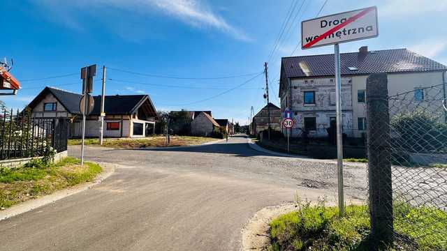[FOTO] Nowa droga w Raczycach oddana do użytku – zakończono kolejną inwestycję