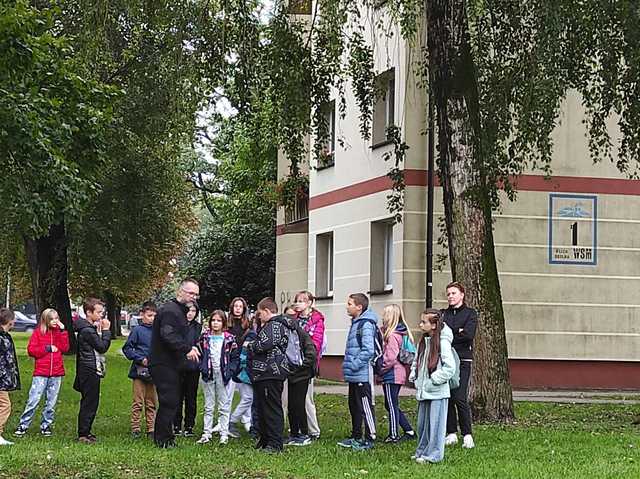 [FOTO] Uczniowie ZSP im. KEN w Bardzie uczestniczyli w Zielonej Szkole w Załęczu Wielkim. Jakie zajęcia na nich czekały?