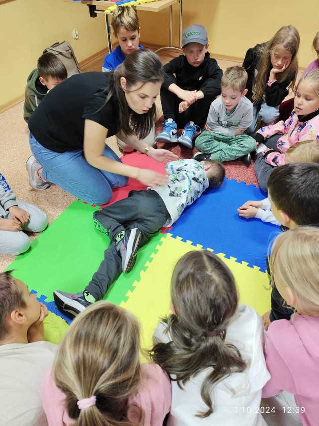 [FOTO] Uczniowie ZSP im. KEN w Bardzie uczestniczyli w Zielonej Szkole w Załęczu Wielkim. Jakie zajęcia na nich czekały?