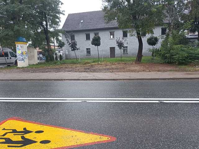 [FOTO] Kamieniec Ząbkowicki w walce o normalność – dezynfekcja cmentarza, porządkowanie miasta i wsparcie po powodzi