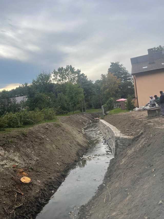 Inwestycja w bezpieczeństwo: Rów R-Piwoda w Przedborowej został oczyszczony i wzmocniony