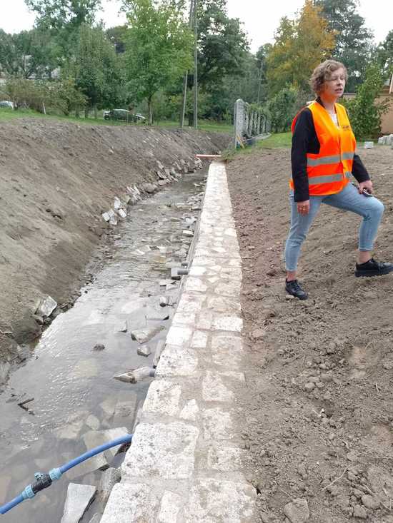 Inwestycja w bezpieczeństwo: Rów R-Piwoda w Przedborowej został oczyszczony i wzmocniony