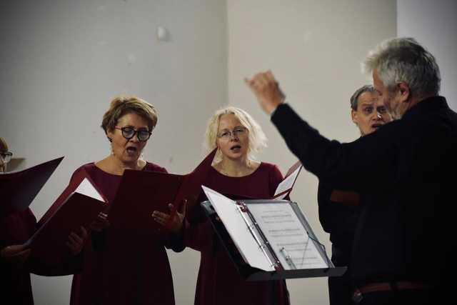 [FOTO] Muzyka prawosławna w dawnym kościele ewangelickim w Ziębicach – niezwykły koncert Gminnego Chóru Św. Jerzego
