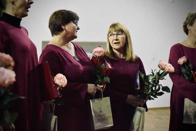 [FOTO] Muzyka prawosławna w dawnym kościele ewangelickim w Ziębicach – niezwykły koncert Gminnego Chóru Św. Jerzego