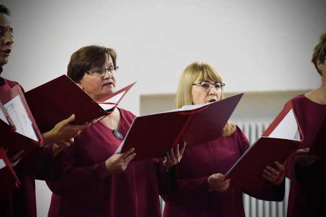 [FOTO] Muzyka prawosławna w dawnym kościele ewangelickim w Ziębicach – niezwykły koncert Gminnego Chóru Św. Jerzego