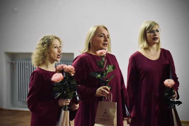 [FOTO] Muzyka prawosławna w dawnym kościele ewangelickim w Ziębicach – niezwykły koncert Gminnego Chóru Św. Jerzego