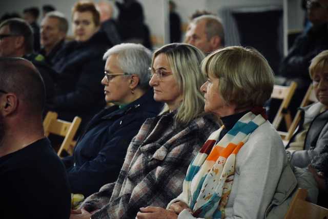 [FOTO] Muzyka prawosławna w dawnym kościele ewangelickim w Ziębicach – niezwykły koncert Gminnego Chóru Św. Jerzego