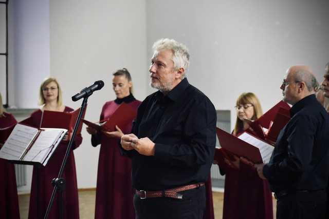 [FOTO] Muzyka prawosławna w dawnym kościele ewangelickim w Ziębicach – niezwykły koncert Gminnego Chóru Św. Jerzego