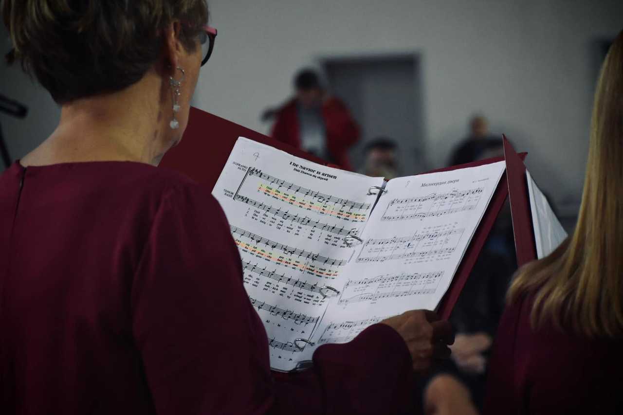 [FOTO] Muzyka prawosławna w dawnym kościele ewangelickim w Ziębicach – niezwykły koncert Gminnego Chóru Św. Jerzego