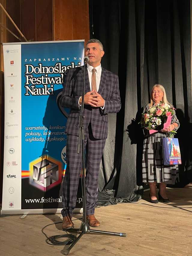 Rozpoczął się Dolnośląski Festiwal Nauki w Ząbkowicach Śląskich. Przed nami fascynujące wykłady naukowe i intrygujące historie 