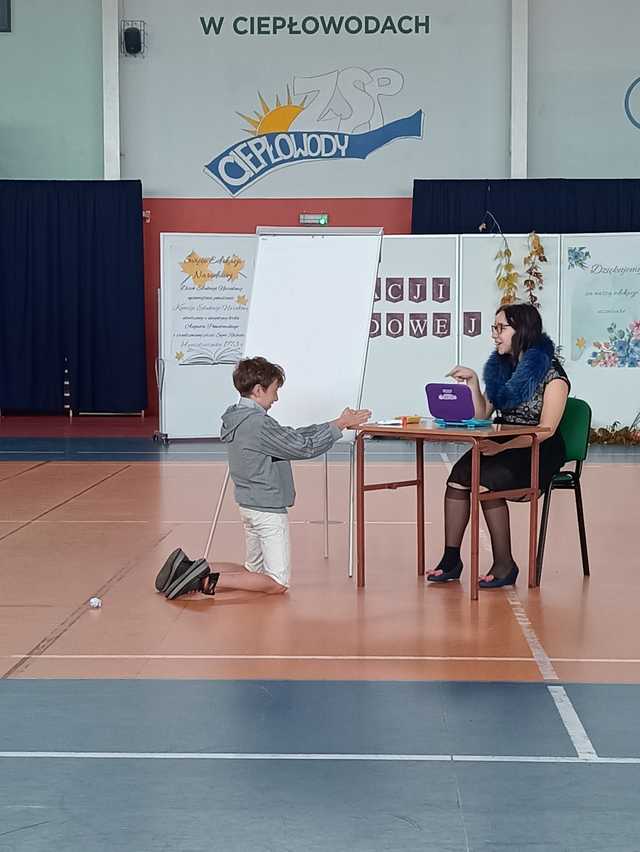 [FOTO] Dzień Edukacji Narodowej: radosne obchody Dnia Nauczyciela w Ciepłowodach
