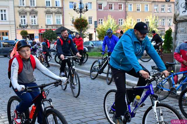 [FOTO] Miłośnicy dwóch kółek po raz 25. pojechali w Rekreacyjnym Rajdzie Rowerowym