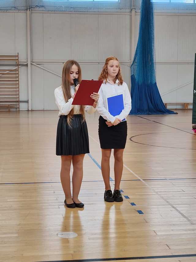 [FOTO] Dzień Edukacji Narodowej w Złotym Stoku: Uroczysta akademia uczniów klas VII