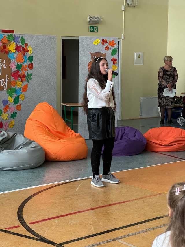 [FOTO] Wzruszające uroczystości pełne życzeń i podziękowań: obchody Dnia Edukacji Narodowej w Gminie Stoszowice 