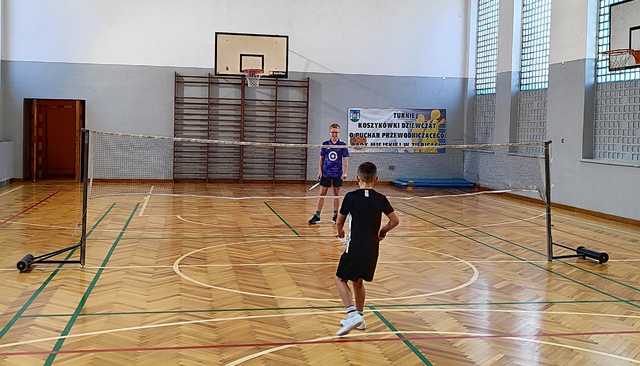 [FOTO] Sportowa rywalizacja w niecodziennej odsłonie: Mistrzostwa w Badmintonie dla dzieci i młodzieży