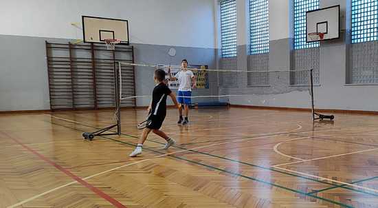 [FOTO] Sportowa rywalizacja w niecodziennej odsłonie: Mistrzostwa w Badmintonie dla dzieci i młodzieży