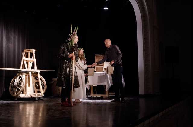 [FOTO] Między rzeczywistością a iluzją: Teatralna podróż w Ziębicach