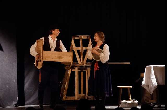 [FOTO] Między rzeczywistością a iluzją: Teatralna podróż w Ziębicach
