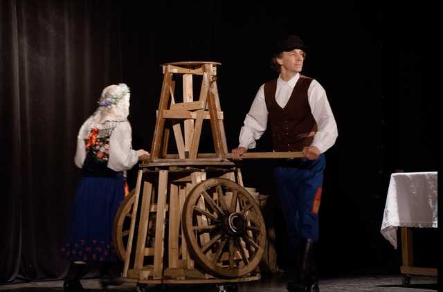 [FOTO] Między rzeczywistością a iluzją: Teatralna podróż w Ziębicach