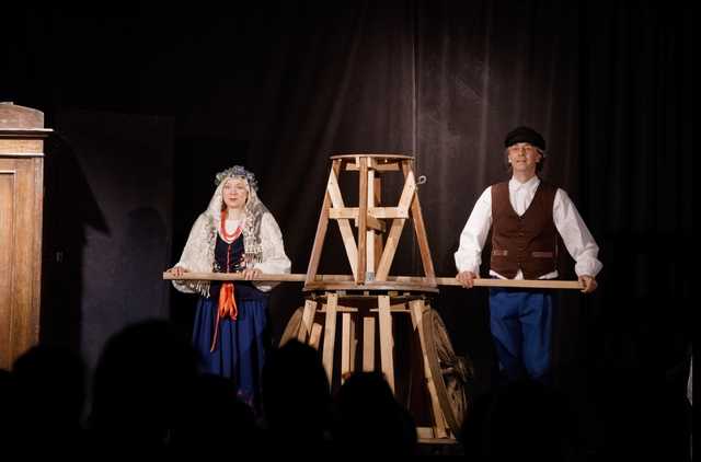 [FOTO] Między rzeczywistością a iluzją: Teatralna podróż w Ziębicach