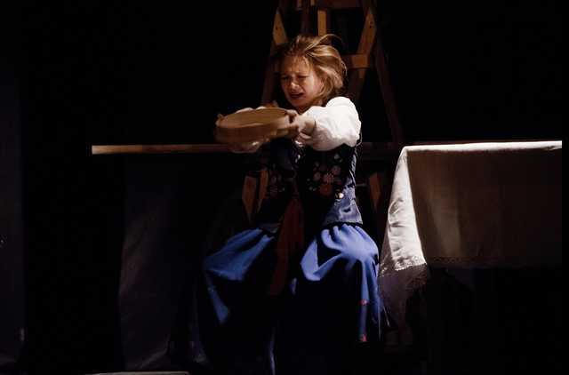 [FOTO] Między rzeczywistością a iluzją: Teatralna podróż w Ziębicach