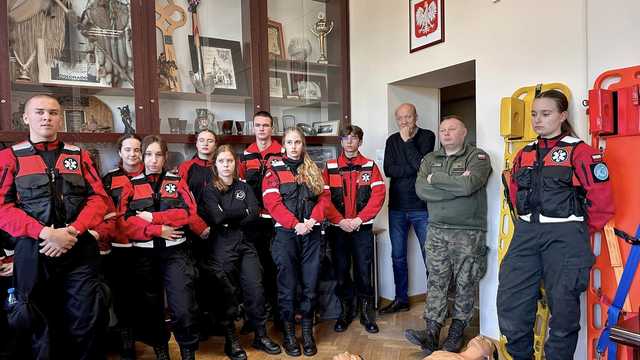 [FOTO] Przywracanie czynności serca w praktyce: szkolenia z pierwszej pomocy w Ziębicach 