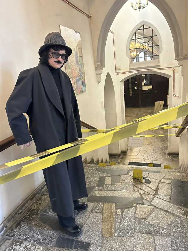 [FOTO] Kradzież w bibliotece! Detektyw Karramba i biblioteczni agenci na tropie zagadki