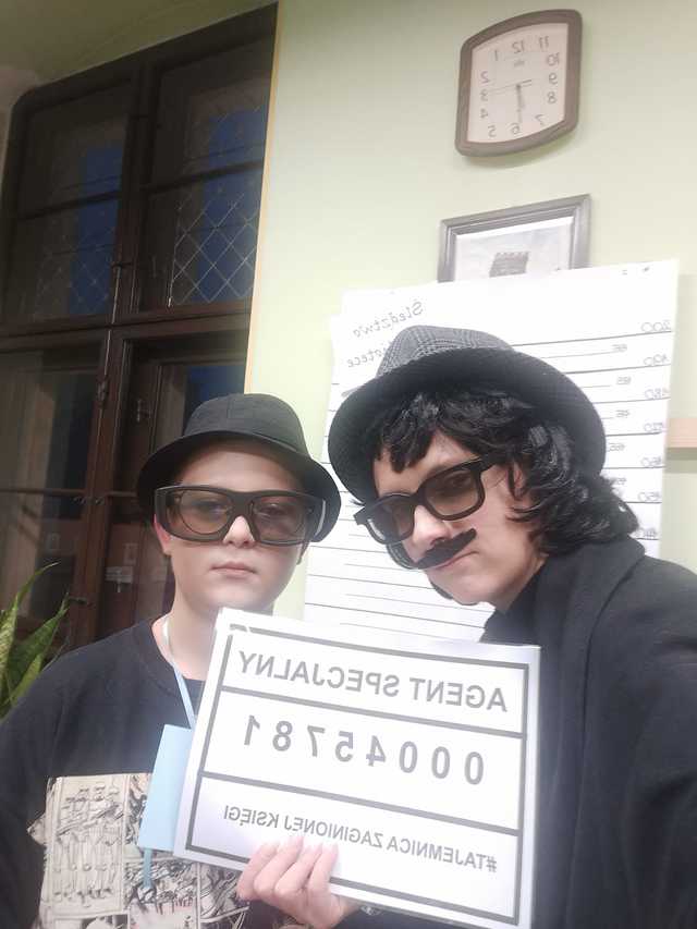 [FOTO] Kradzież w bibliotece! Detektyw Karramba i biblioteczni agenci na tropie zagadki