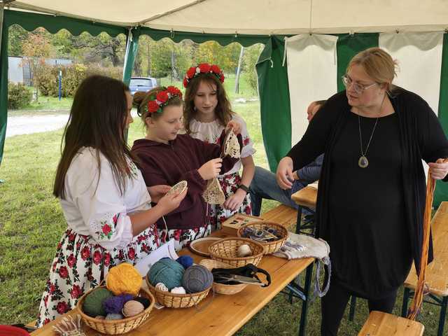 [FOTO] Święto kreatywności i sztuki - Festiwal Artystów Lokalnych Sztuka Stąd w Janowcu