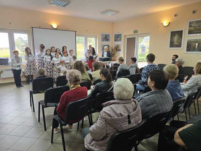 [FOTO] Święto kreatywności i sztuki - Festiwal Artystów Lokalnych Sztuka Stąd w Janowcu