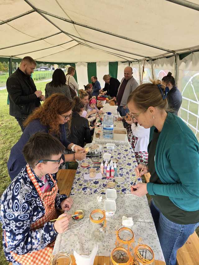 [FOTO] Święto kreatywności i sztuki - Festiwal Artystów Lokalnych Sztuka Stąd w Janowcu