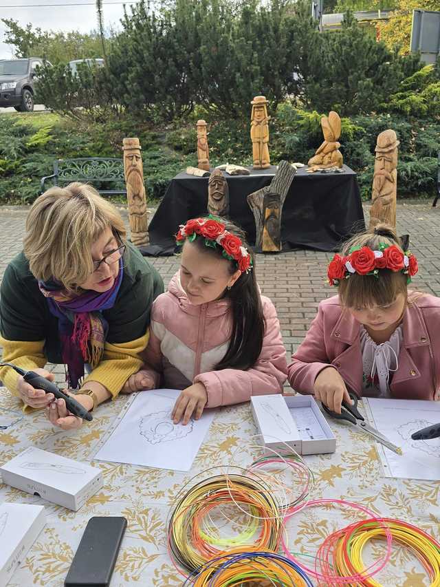 [FOTO] Święto kreatywności i sztuki - Festiwal Artystów Lokalnych Sztuka Stąd w Janowcu