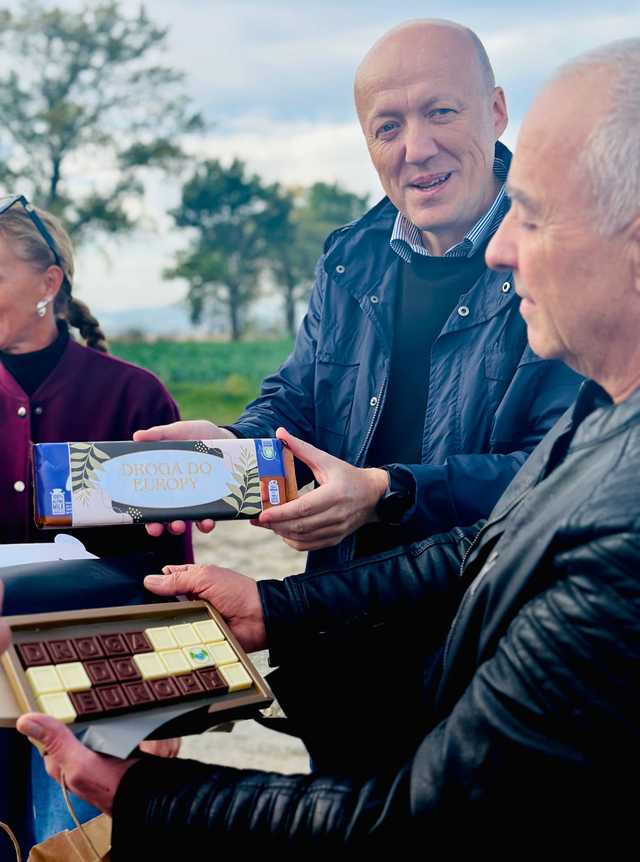 [FOTO] Droga do Europy: Nowa trasa połączyła Rososznicę i Niedźwiednik w Gminie Ziębice