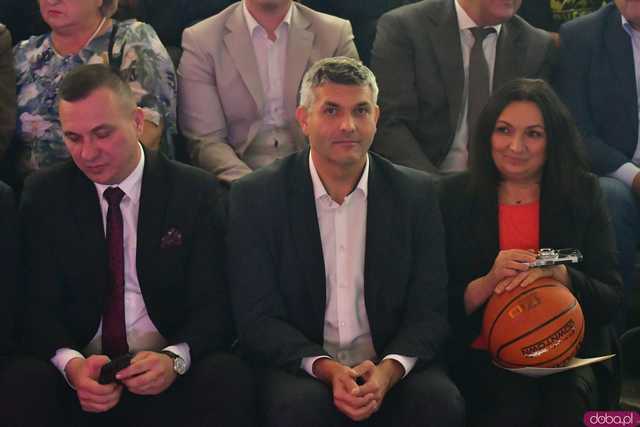 [FOTO,WIDEO] Ziębice świętują historyczne otwarcie nowej Hali Sportowo-Widowiskowej - inwestycja, która zmienia oblicze gminy!