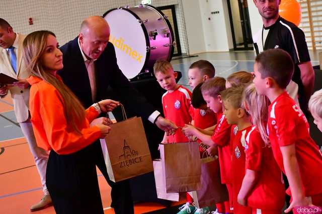 [FOTO,WIDEO] Ziębice świętują historyczne otwarcie nowej Hali Sportowo-Widowiskowej - inwestycja, która zmienia oblicze gminy!