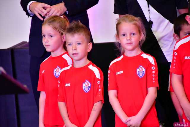 [FOTO,WIDEO] Ziębice świętują historyczne otwarcie nowej Hali Sportowo-Widowiskowej - inwestycja, która zmienia oblicze gminy!