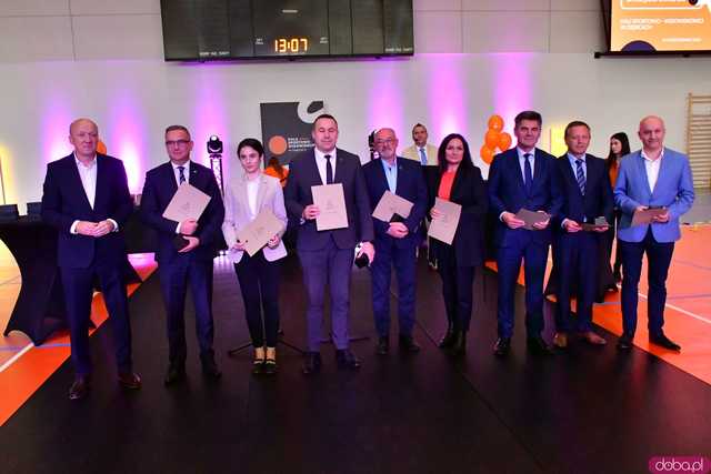 [FOTO,WIDEO] Ziębice świętują historyczne otwarcie nowej Hali Sportowo-Widowiskowej - inwestycja, która zmienia oblicze gminy!