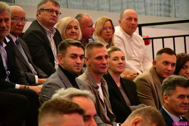 [FOTO,WIDEO] Ziębice świętują historyczne otwarcie nowej Hali Sportowo-Widowiskowej - inwestycja, która zmienia oblicze gminy!