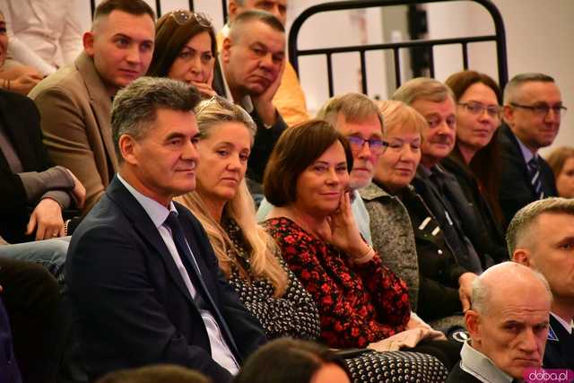 [FOTO,WIDEO] Ziębice świętują historyczne otwarcie nowej Hali Sportowo-Widowiskowej - inwestycja, która zmienia oblicze gminy!