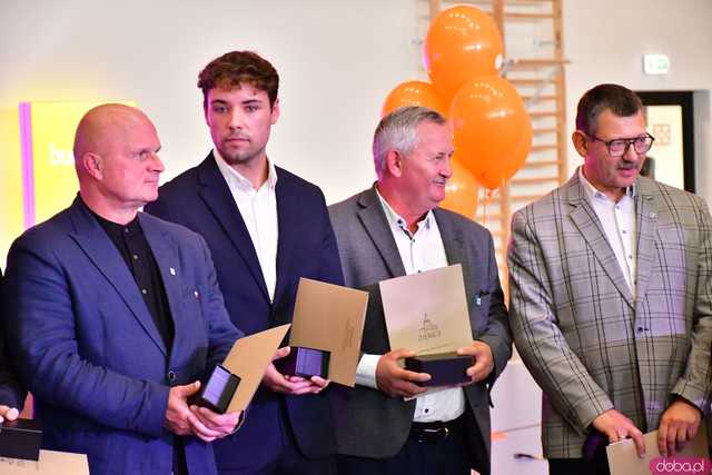 [FOTO,WIDEO] Ziębice świętują historyczne otwarcie nowej Hali Sportowo-Widowiskowej - inwestycja, która zmienia oblicze gminy!