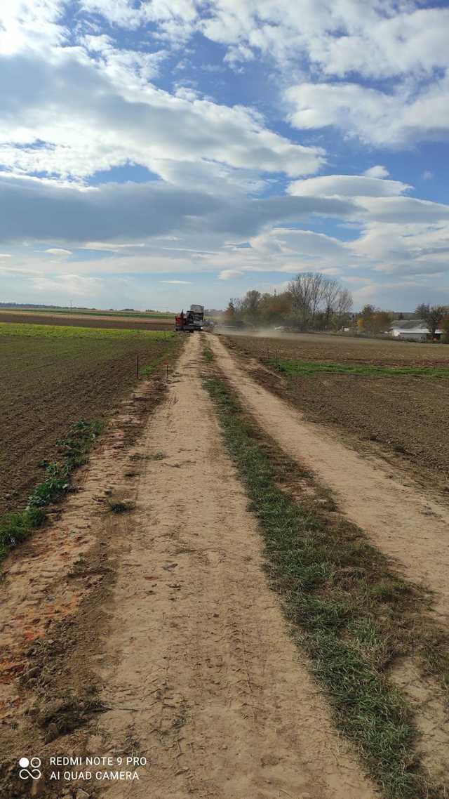 [FOTO] Prace na ul. Spokojnej w Ciepłowodach: Droga rolna nabiera nowego blasku