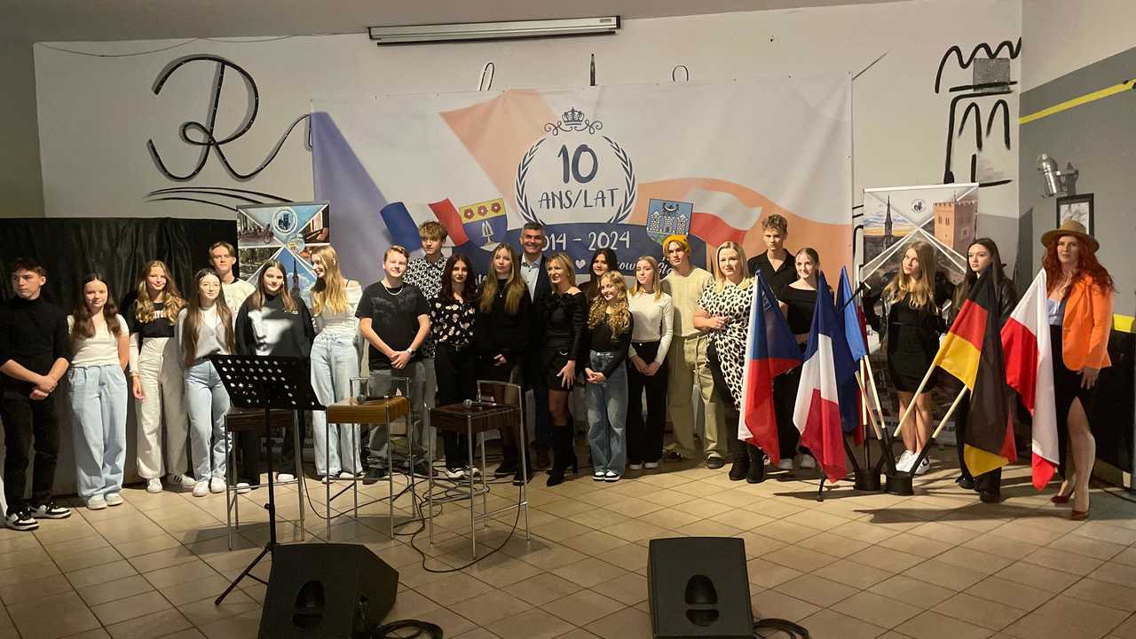 [FOTO] 10 lat wspólnych działań! Ząbkowice Śląskie i Fontenay-aux-Roses odnowiły Przysięgę Partnerstwa