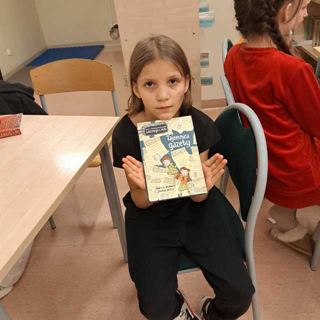 [FOTO] Noc pełna czytelniczych wrażeń - jak uczniowie odkrywali „Moc Bibliotek” w Przyłęku?