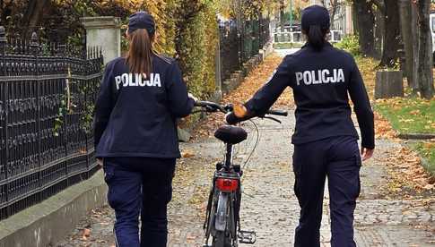 Pomagamy i Chronimy – ząbkowiccy policjanci zatrzymali rozbójnika i odzyskali skradzione mienie