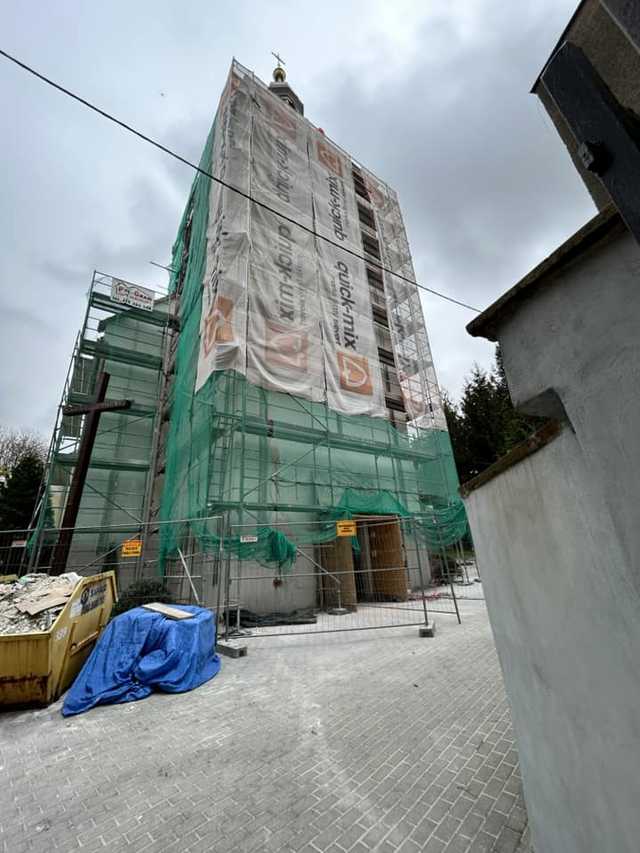 [FOTO] Dotacje dla lokalnych parafii: remonty kościołów w Dobrzenicach i Ciepłowodach